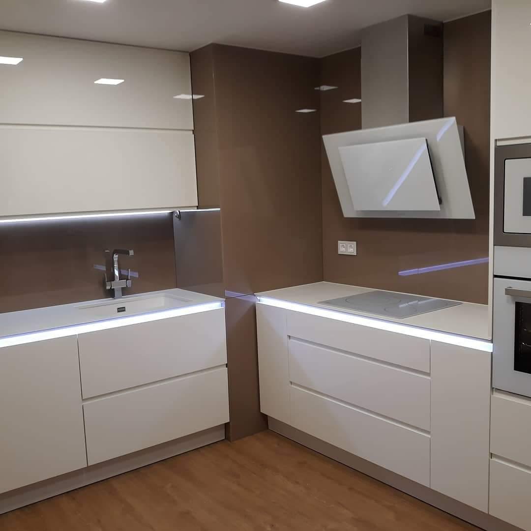 montadores de suelos laminados tarimas y frisos